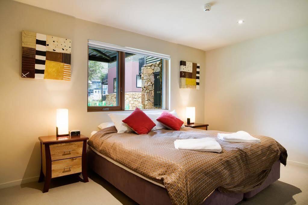 Snow Stream 2 Bedroom And Loft With Gas Fire Balcony And Garage Parking Thredbo Buitenkant foto
